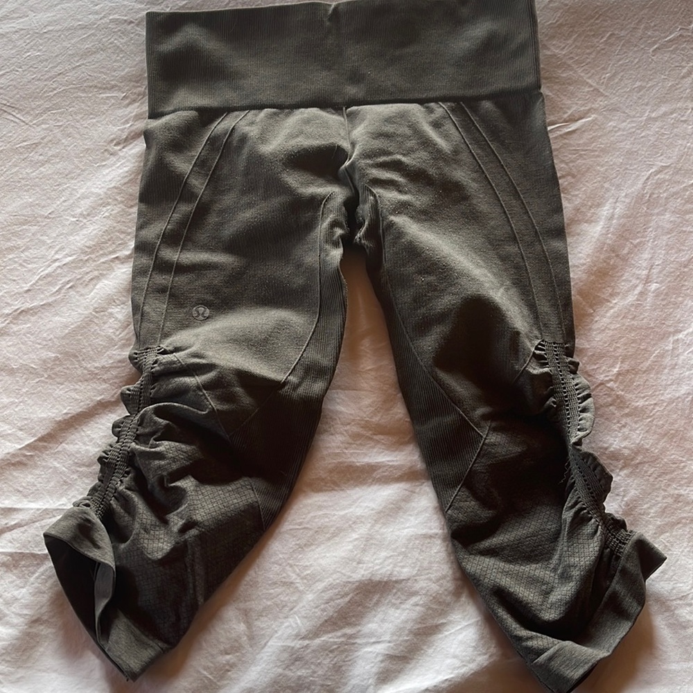 Lululemon High Rise Crop